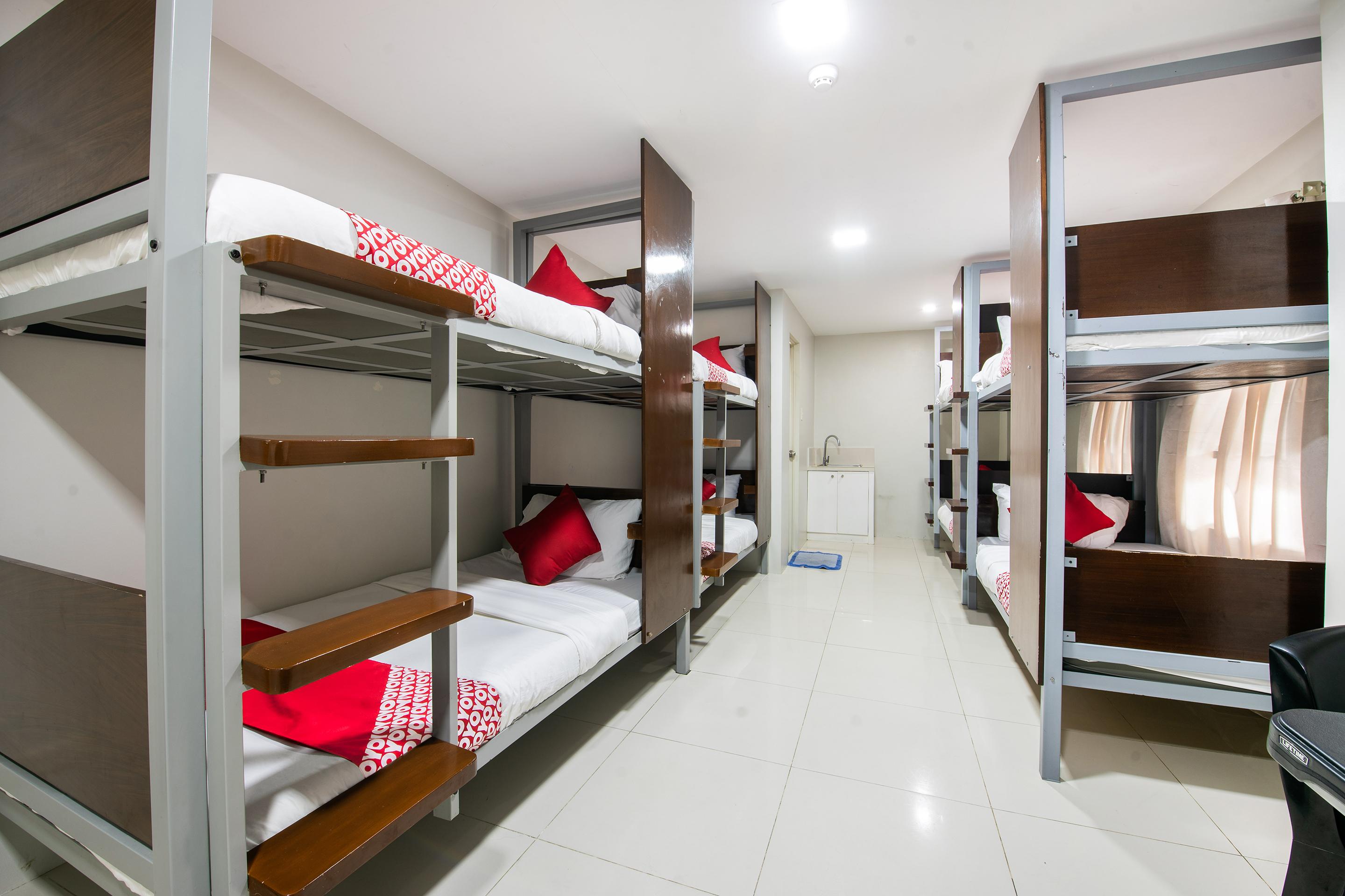 Hotel Oyo 152 Sangco Condotel Manila